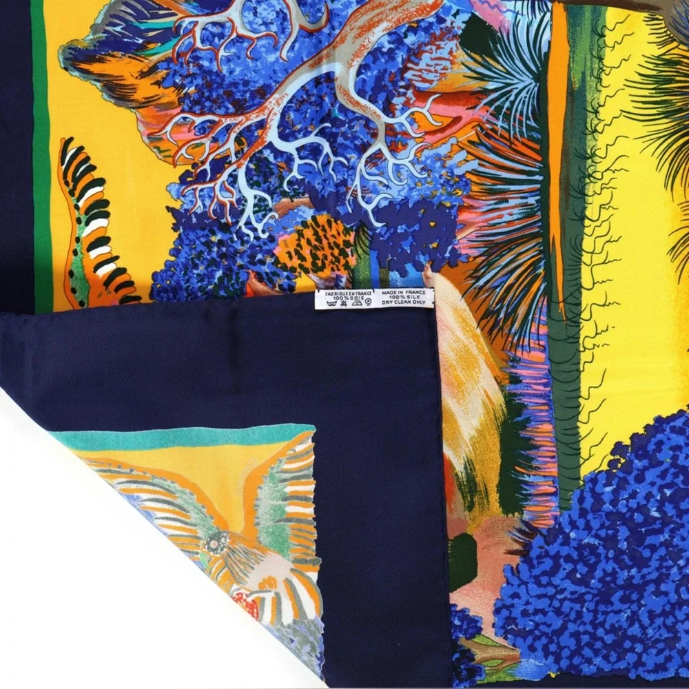 ⭐️SOLD⭐️Hermès Paris Colorful Nuba Mountain 🏔️ 100% Silk Scarf. - Picture 5 of 5